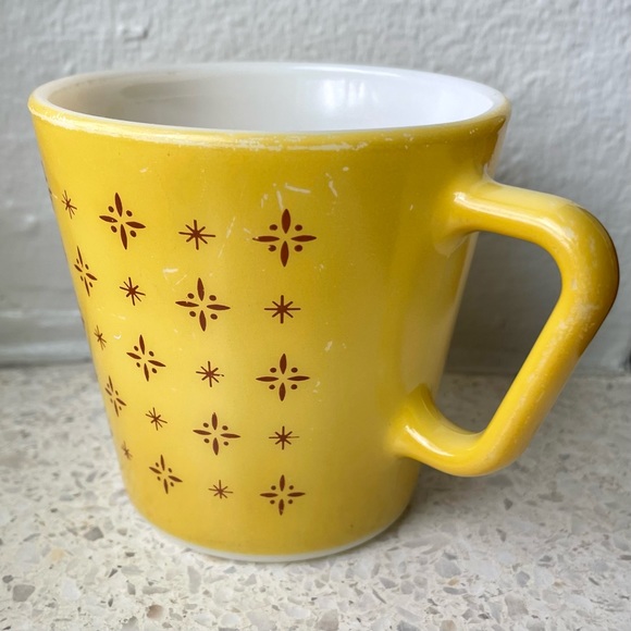 Vintage Pyrex Yellow Butterscotch Atomic Pattern Coffee Cup Mug Milk Glass - Picture 7 of 8